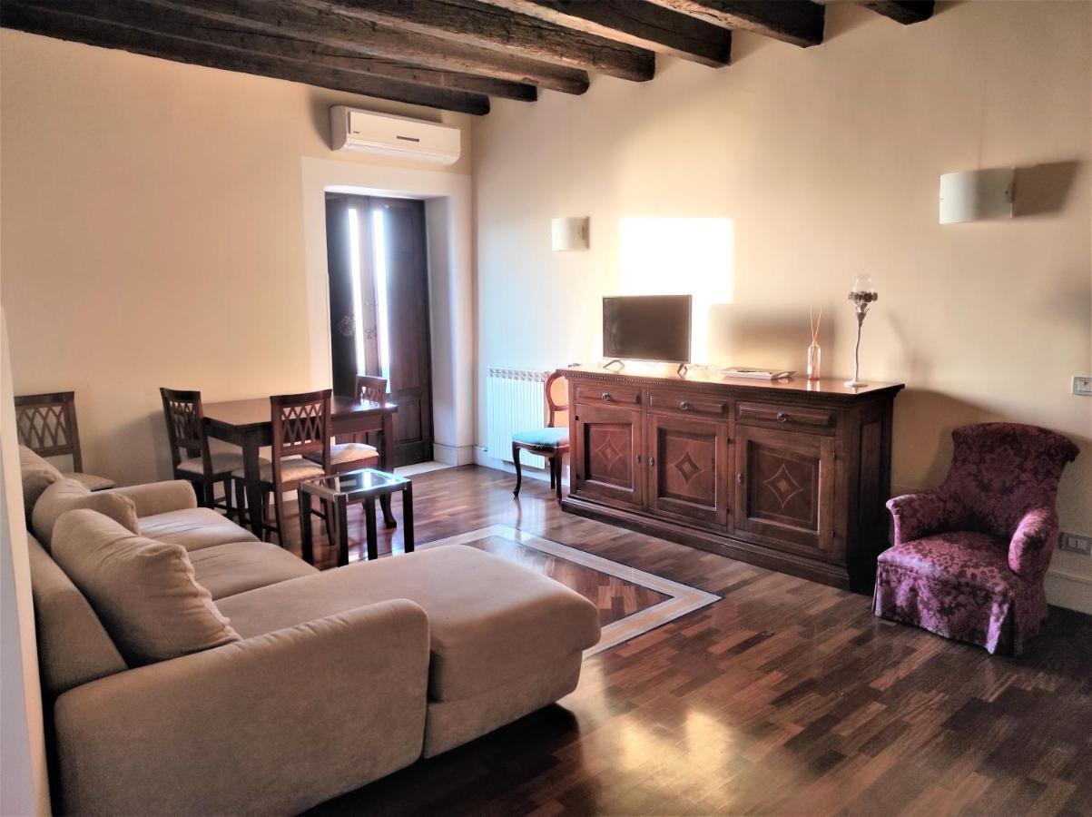 Flora'S House - Ortigia Holidays Сиракуза Екстериор снимка