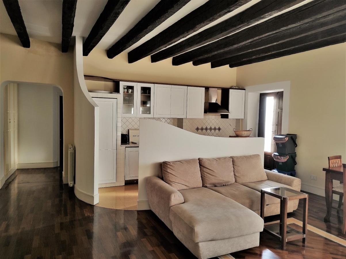 Flora'S House - Ortigia Holidays Сиракуза Екстериор снимка