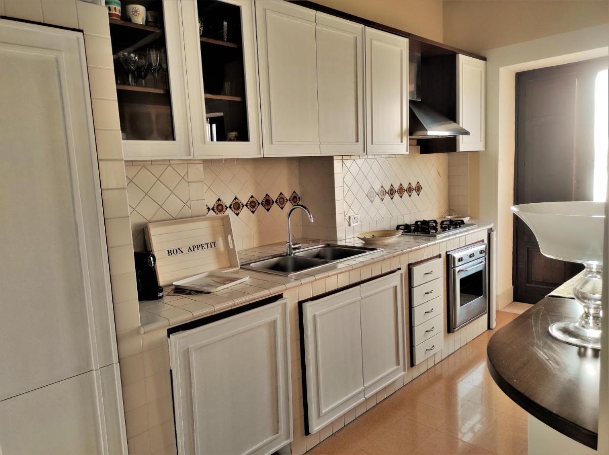 Flora'S House - Ortigia Holidays Сиракуза Екстериор снимка