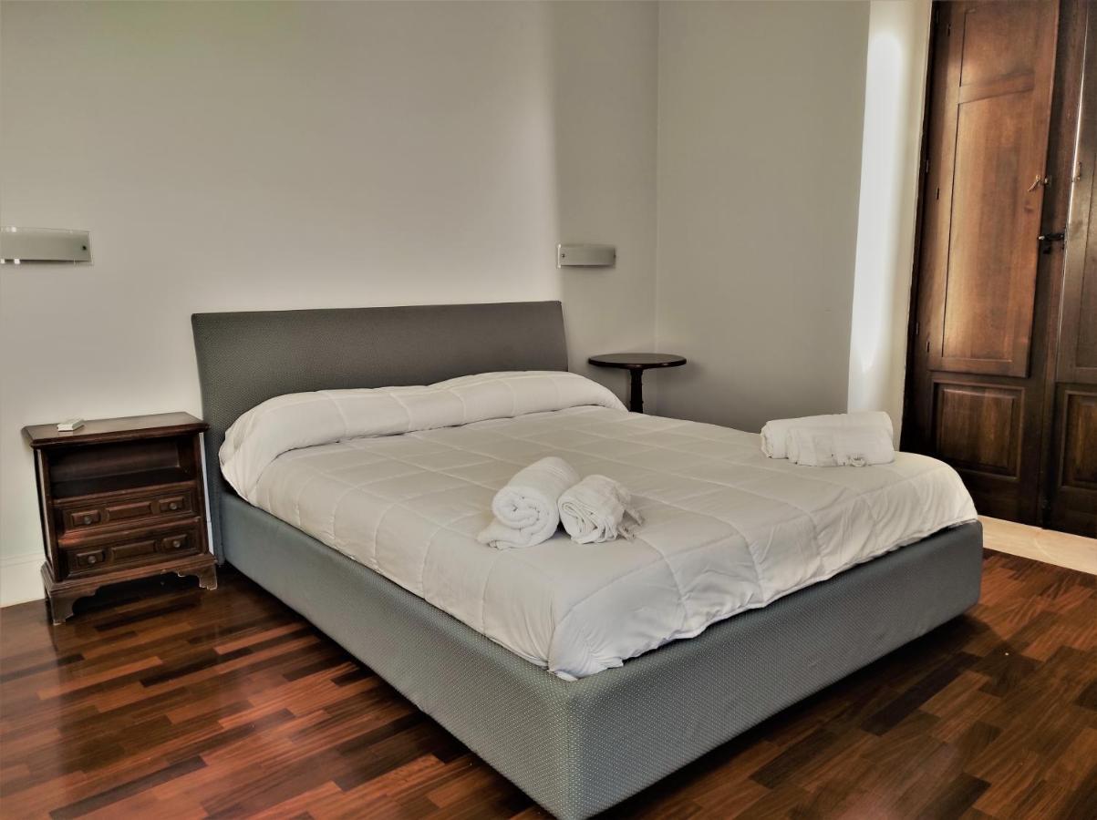 Flora'S House - Ortigia Holidays Сиракуза Екстериор снимка
